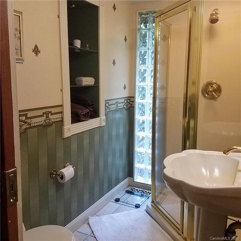 27 Dove Tree Lane Asheville NC 28806