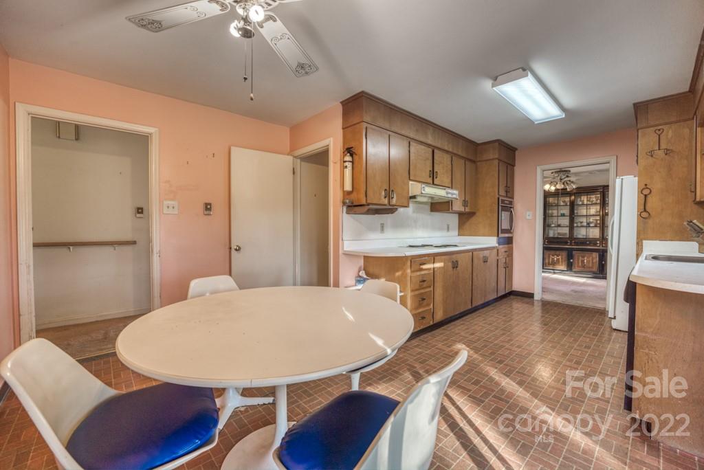 10 Meadowlark Road Asheville NC 28805