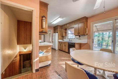10 Meadowlark Road Asheville NC 28805