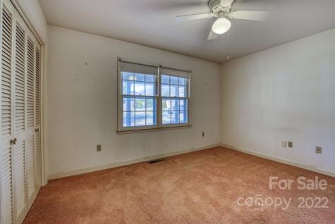 10 Meadowlark Road Asheville NC 28805