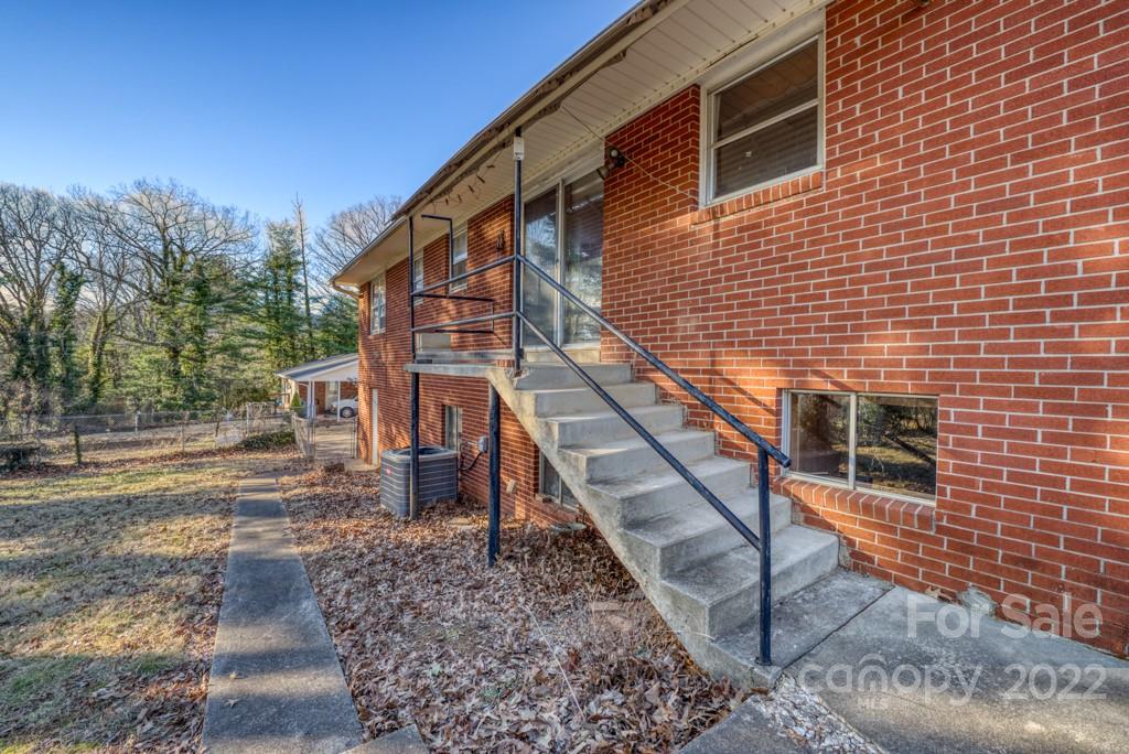 10 Meadowlark Road Asheville NC 28805