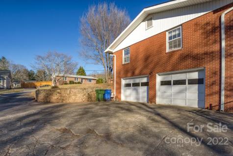 10 Meadowlark Road Asheville NC 28805
