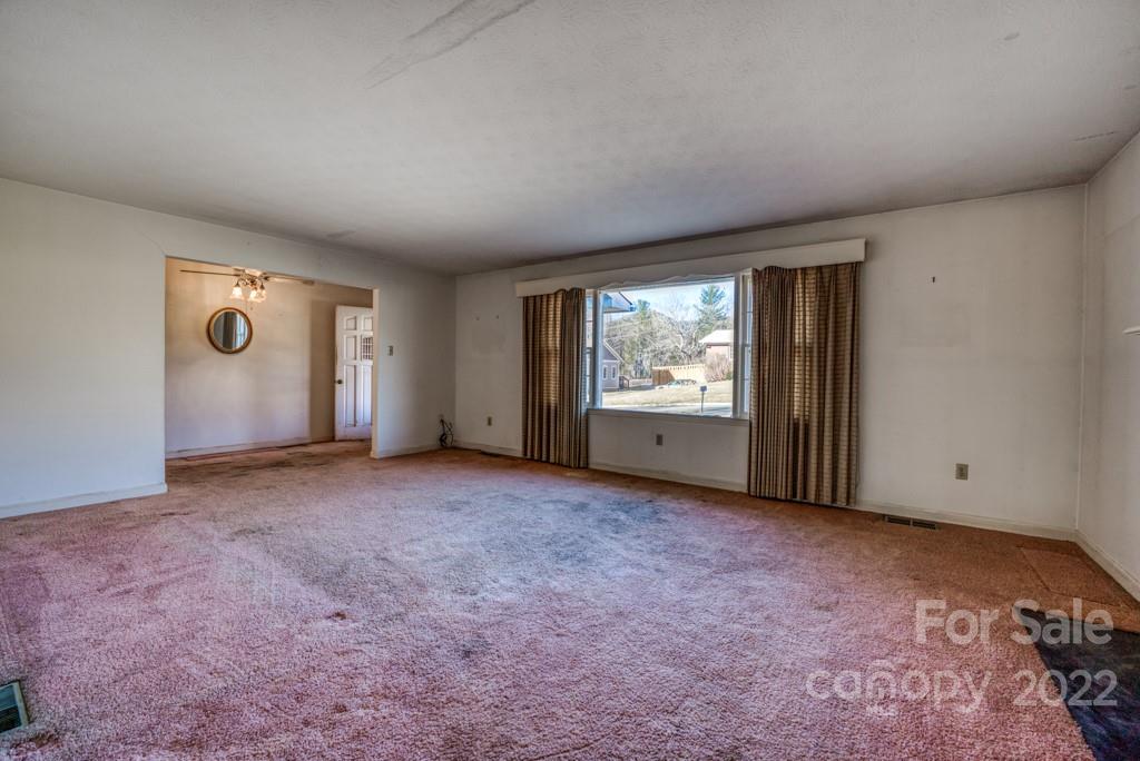 10 Meadowlark Road Asheville NC 28805