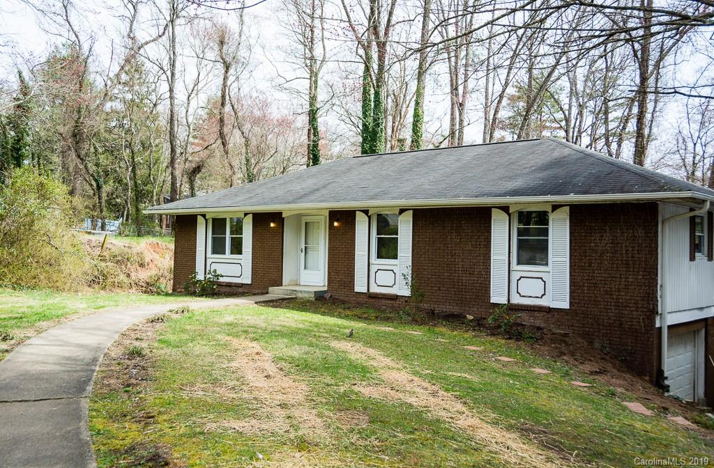 44 Wake Robin Way Asheville NC 28805