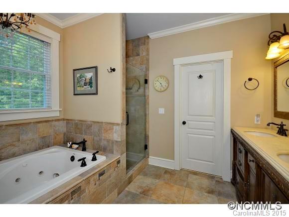 47 Rustling Oaks Lane Asheville NC 28805