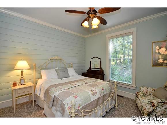 47 Rustling Oaks Lane Asheville NC 28805