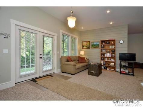 47 Rustling Oaks Lane Asheville NC 28805