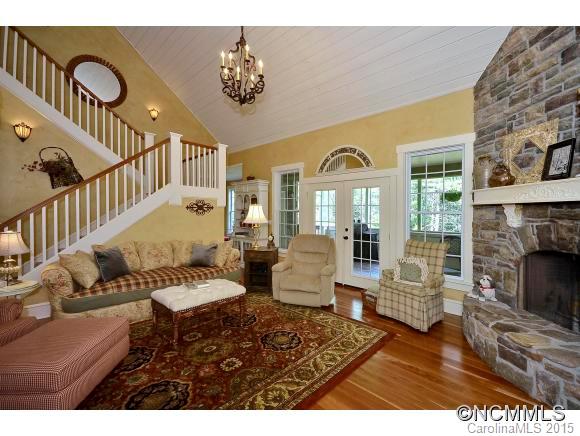 47 Rustling Oaks Lane Asheville NC 28805