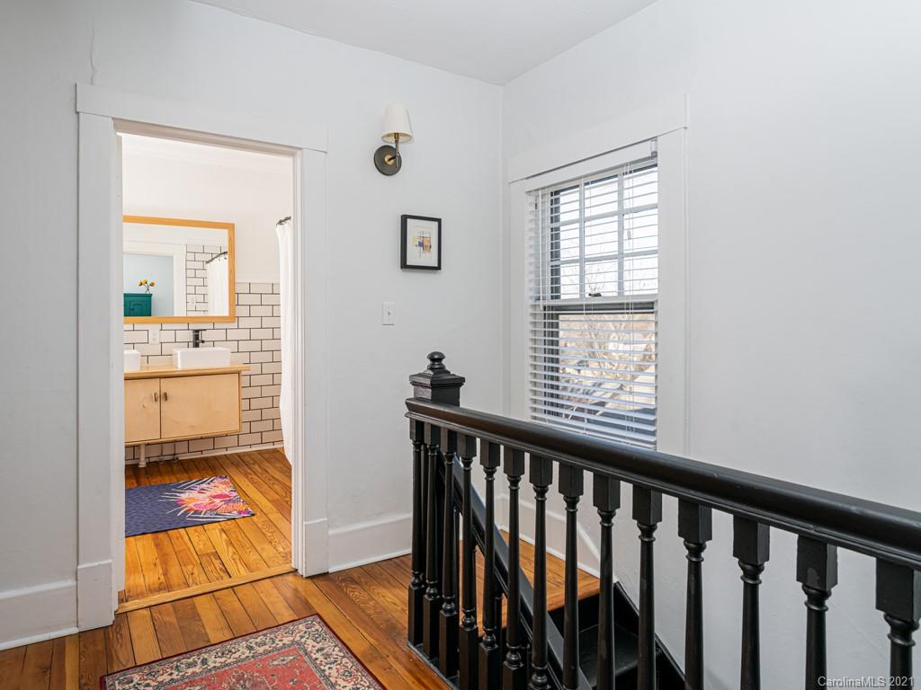 32 Forsythe Street Asheville NC 28801