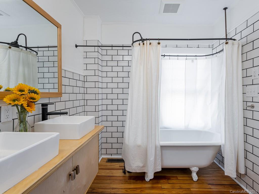 32 Forsythe Street Asheville NC 28801