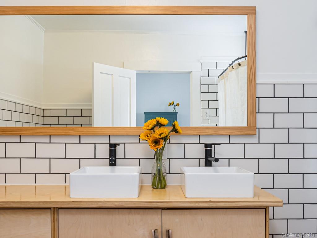32 Forsythe Street Asheville NC 28801