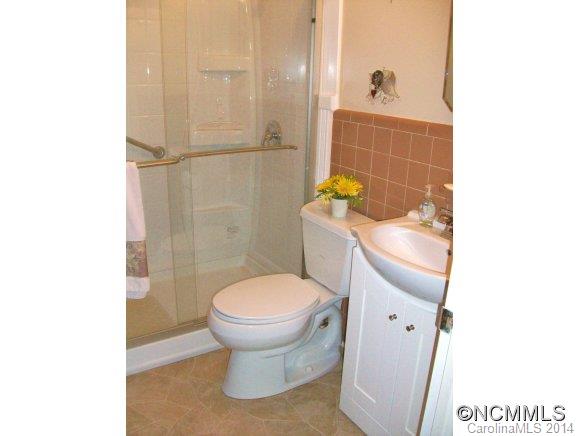 26 Pinehurst Court Asheville NC 28805