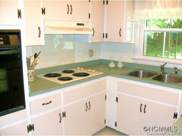 26 Pinehurst Court Asheville NC 28805