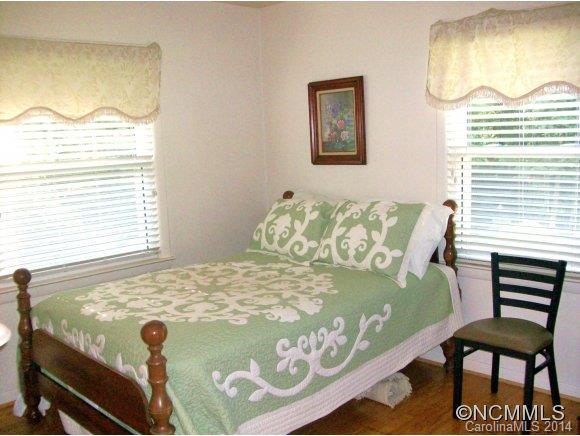 26 Pinehurst Court Asheville NC 28805