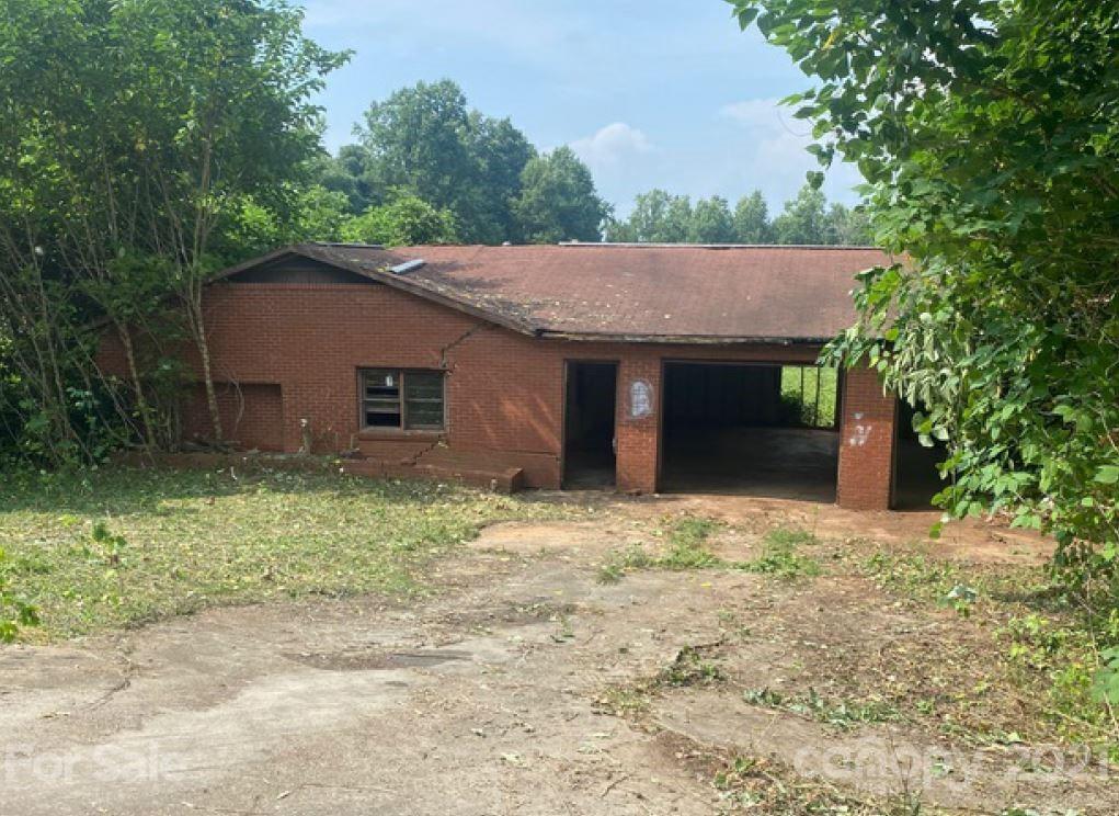 2957 Highland Avenue NE Hickory NC 28601