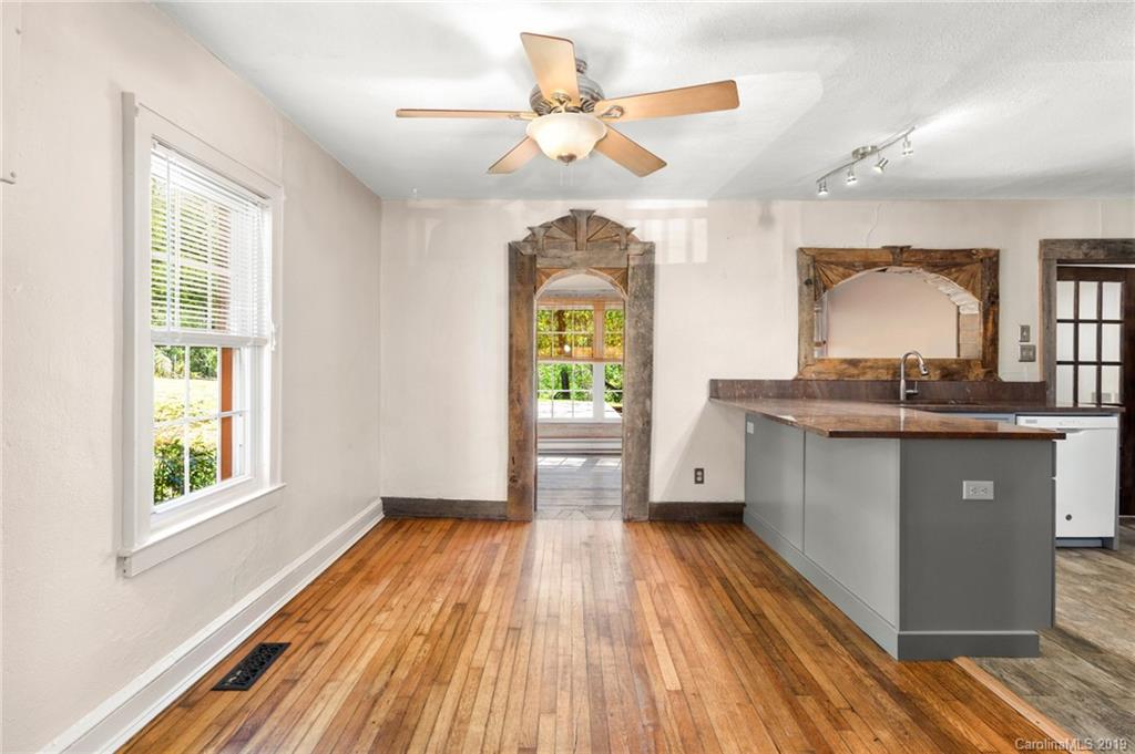84 Bradley Street Asheville NC 28806