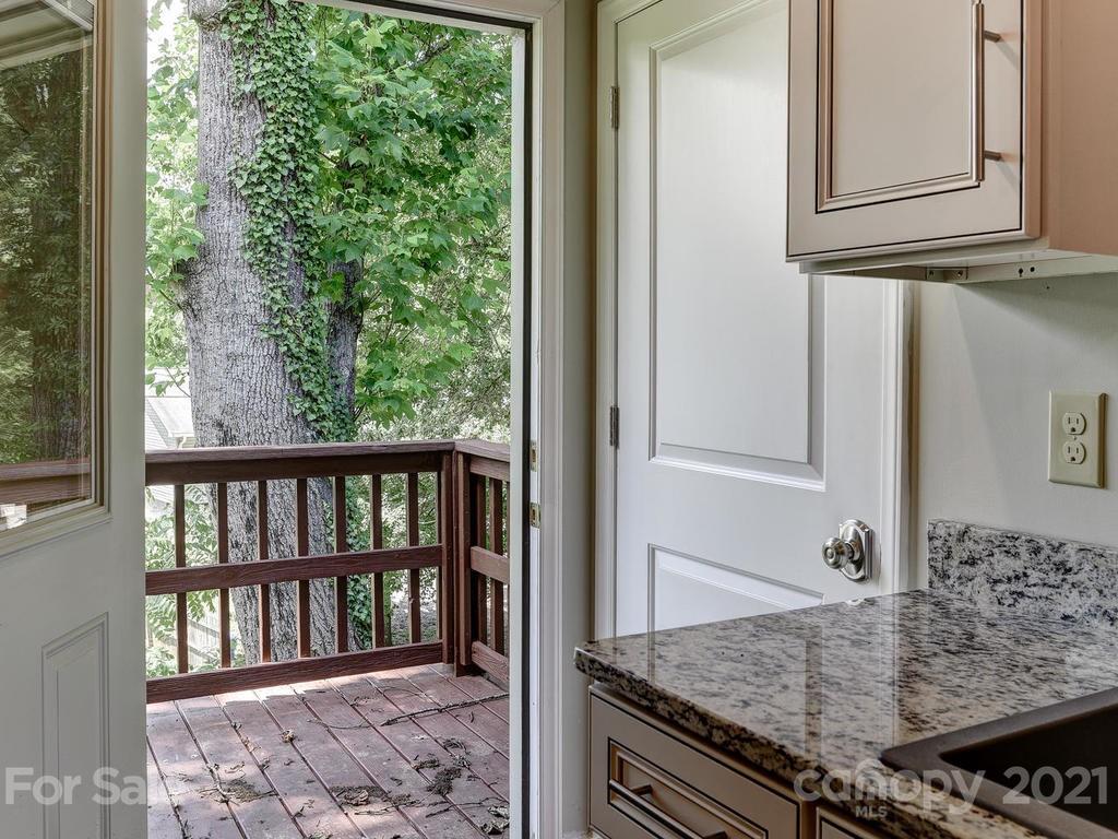 16 Woodstock Lane Asheville NC 28806