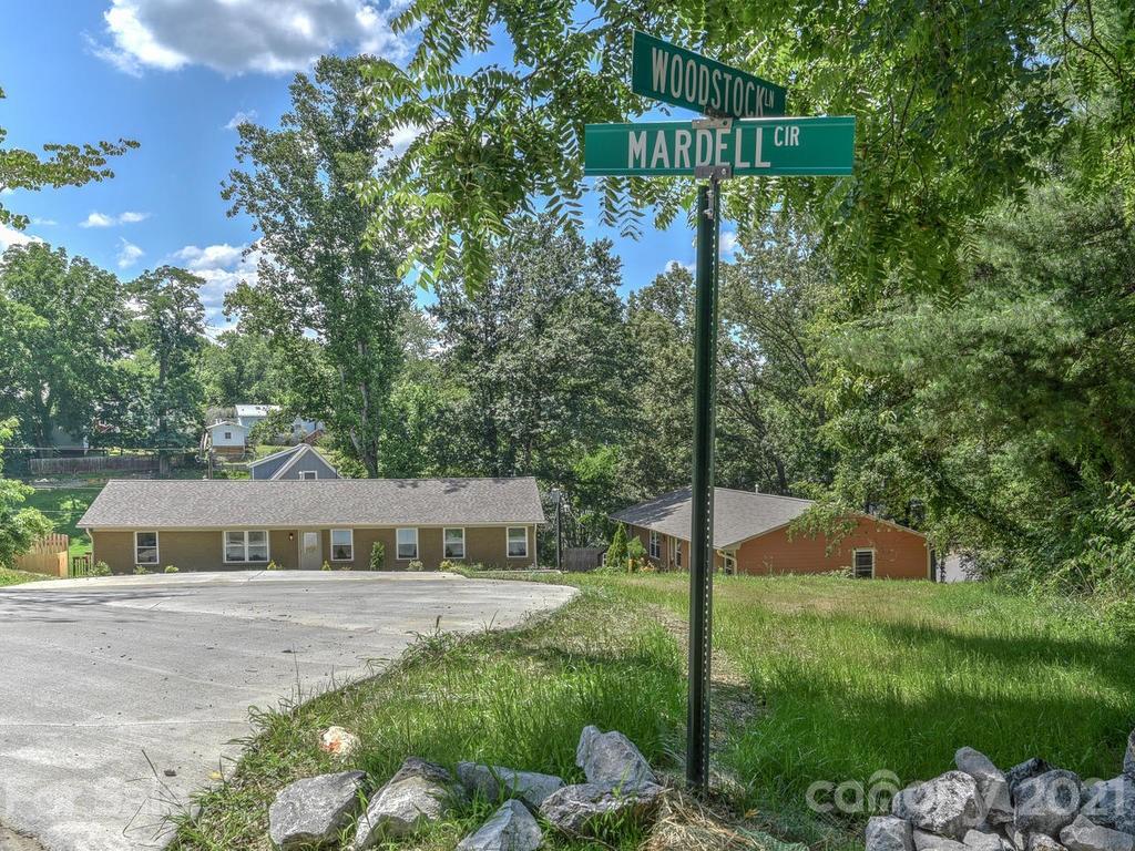 16 Woodstock Lane Asheville NC 28806