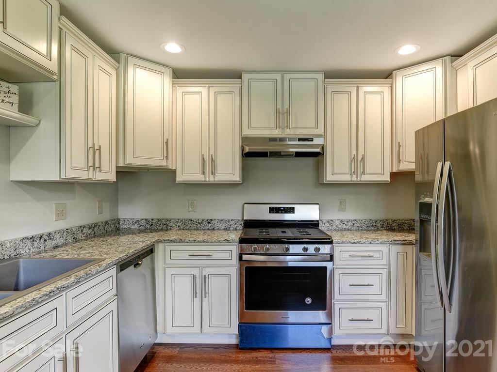 16 Woodstock Lane Asheville NC 28806
