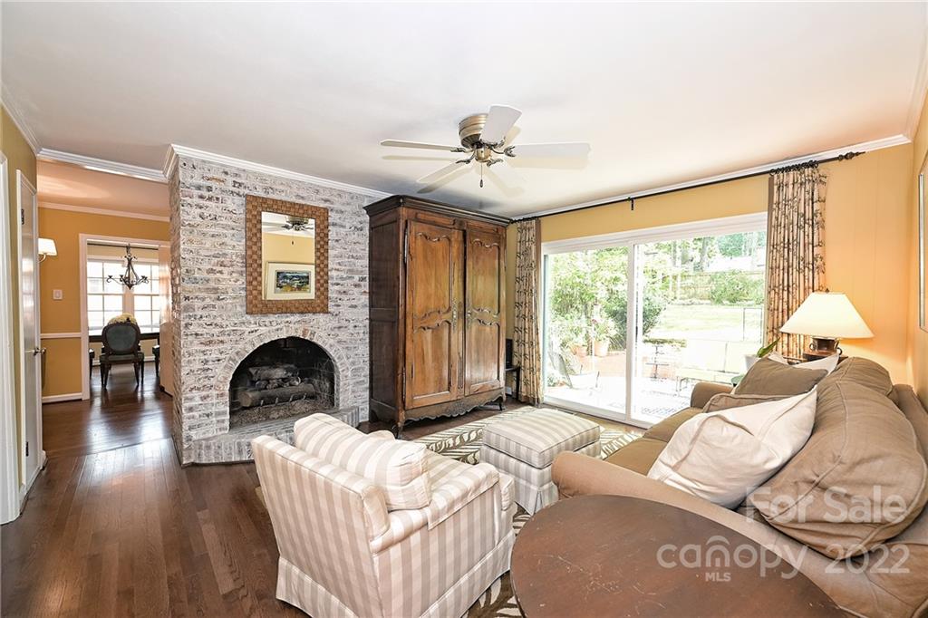 3827 Severn Avenue Charlotte NC 28210