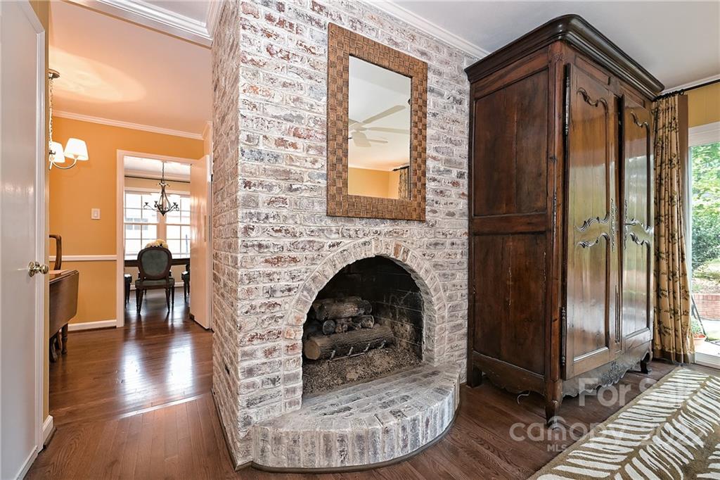 3827 Severn Avenue Charlotte NC 28210