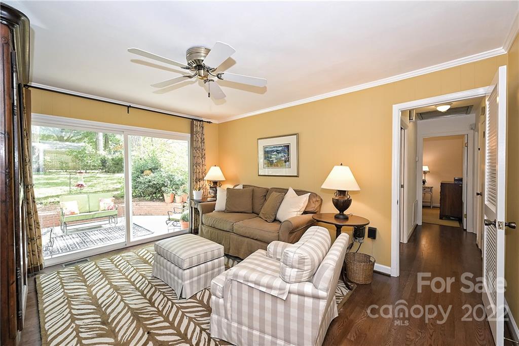 3827 Severn Avenue Charlotte NC 28210