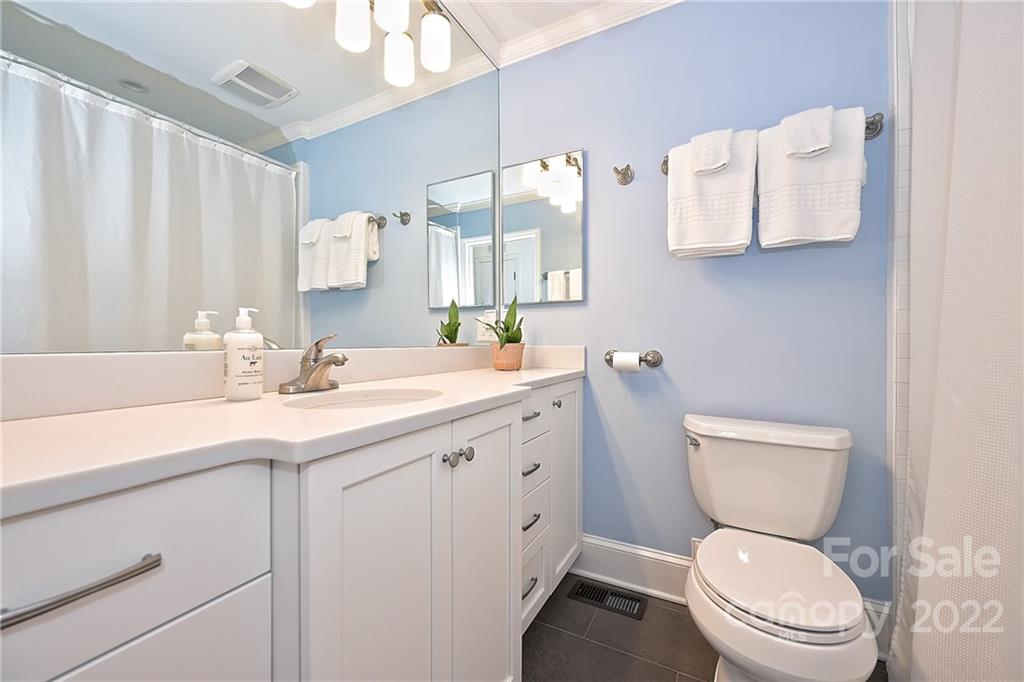 3827 Severn Avenue Charlotte NC 28210