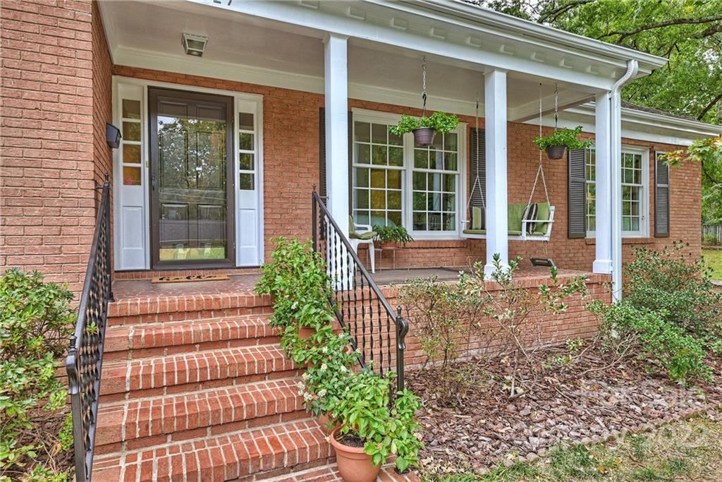 3827 Severn Avenue Charlotte NC 28210