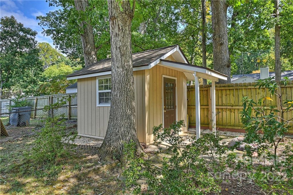 3827 Severn Avenue Charlotte NC 28210