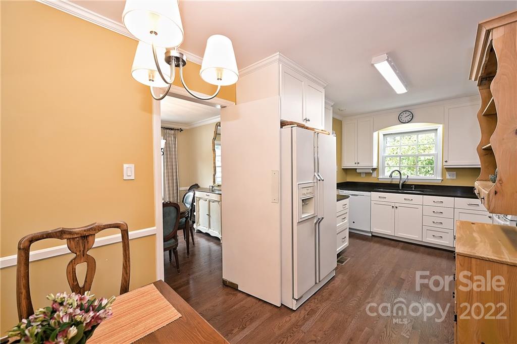 3827 Severn Avenue Charlotte NC 28210