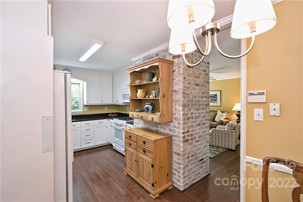 3827 Severn Avenue Charlotte NC 28210