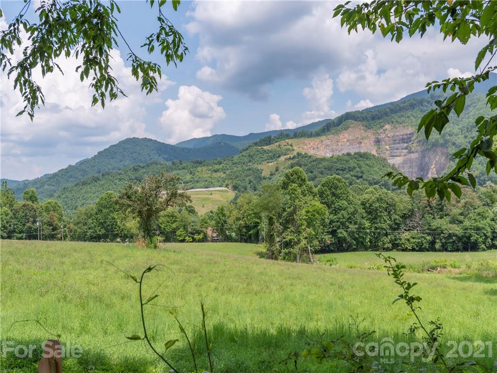 35 Lanning Drive Waynesville NC 28786