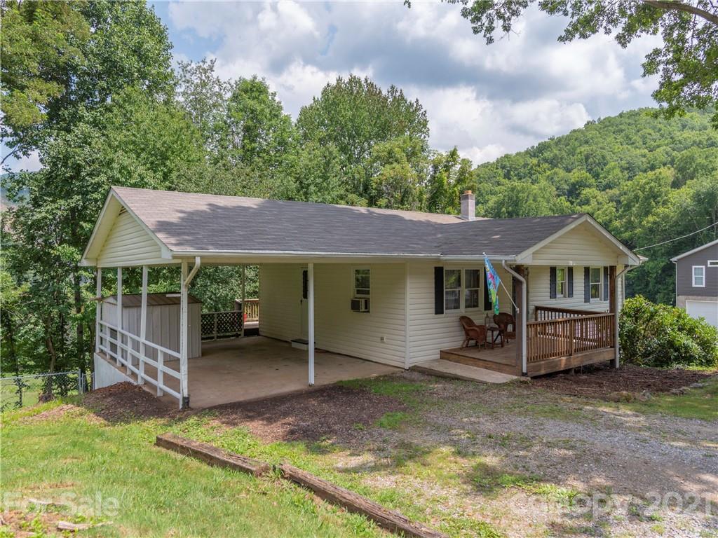 35 Lanning Drive Waynesville NC 28786