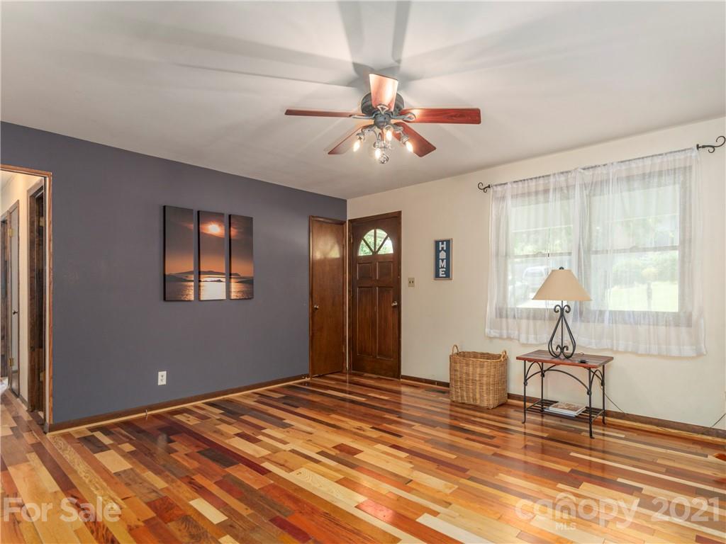 35 Lanning Drive Waynesville NC 28786