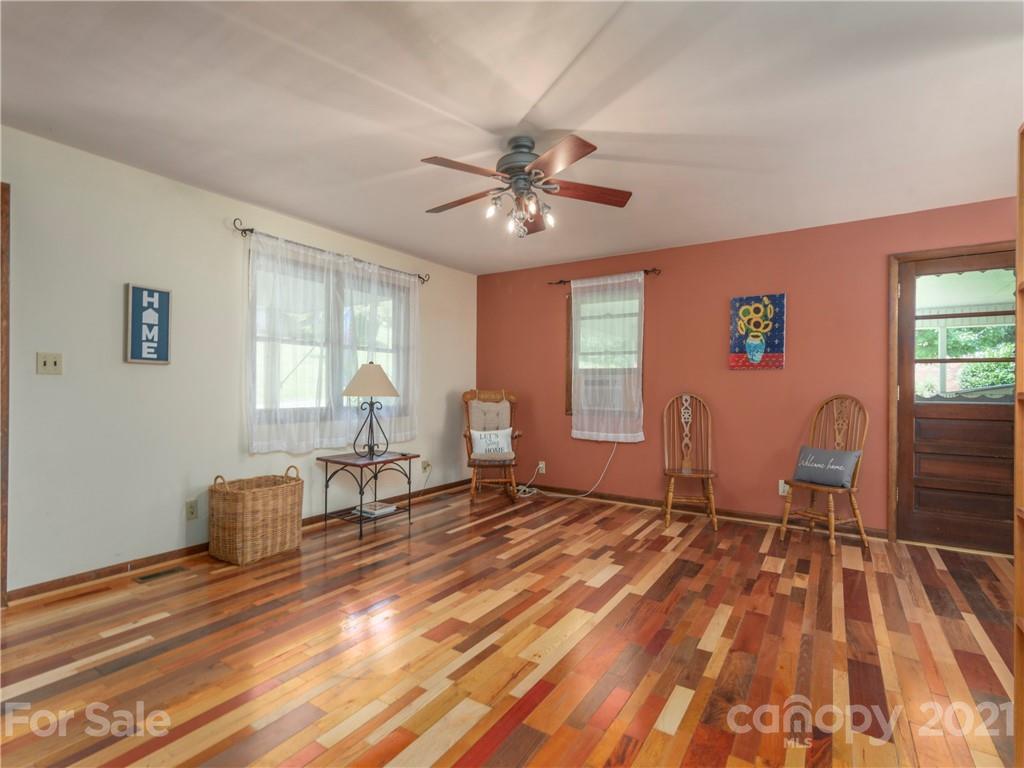 35 Lanning Drive Waynesville NC 28786