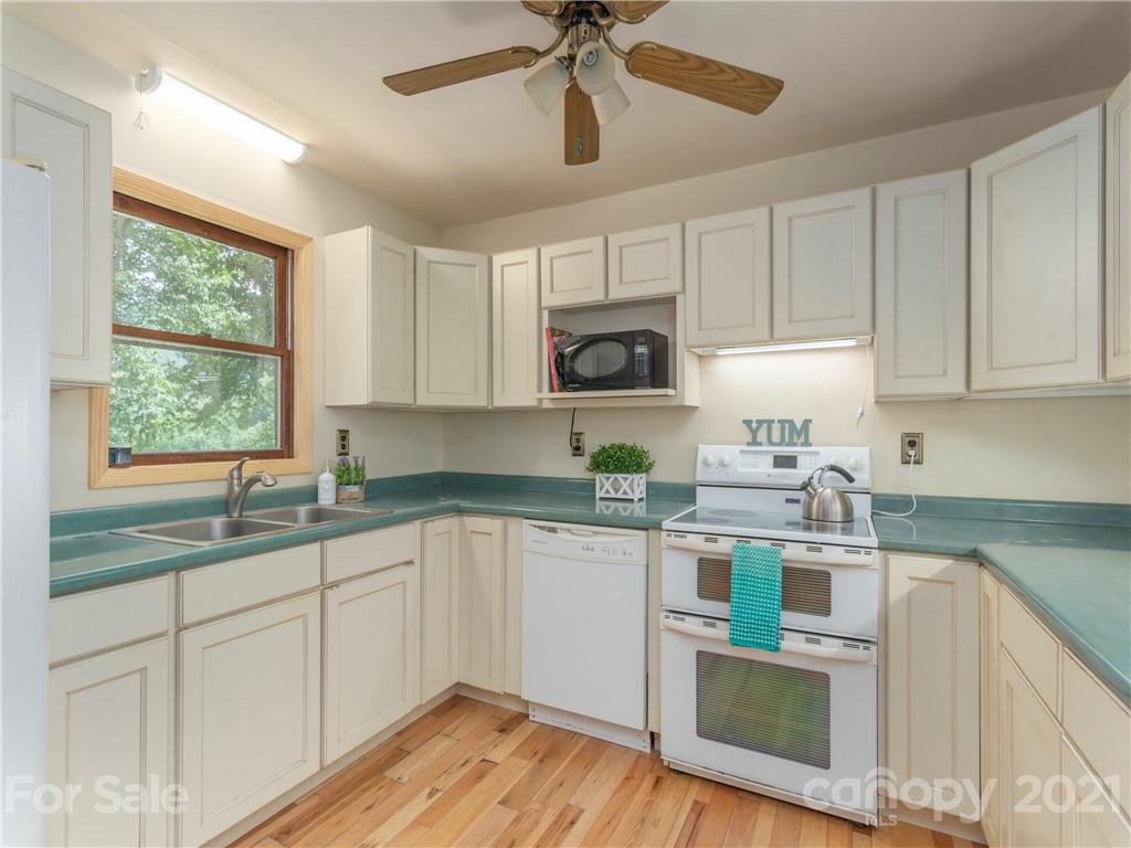 35 Lanning Drive Waynesville NC 28786