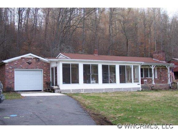 1040 Prices Creek Road Burnsville NC 28714