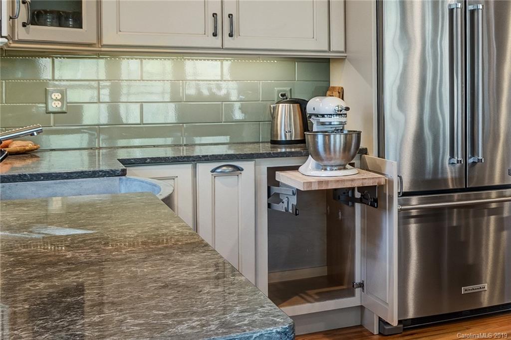 8 Highland Grove Road Asheville NC 28806