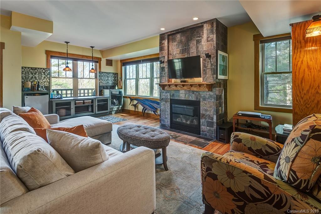 8 Highland Grove Road Asheville NC 28806