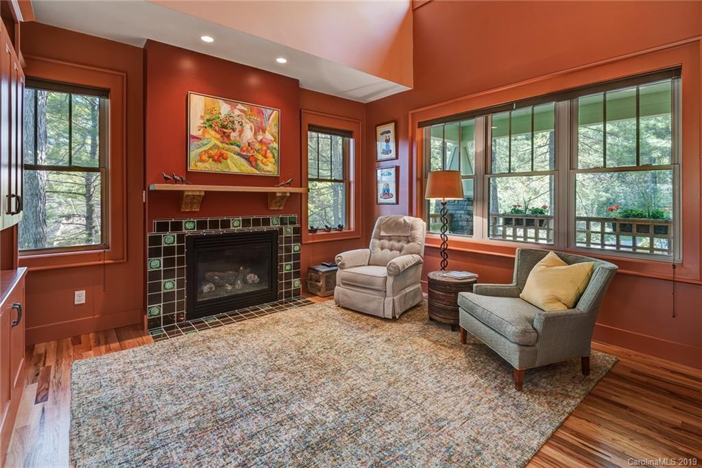 8 Highland Grove Road Asheville NC 28806