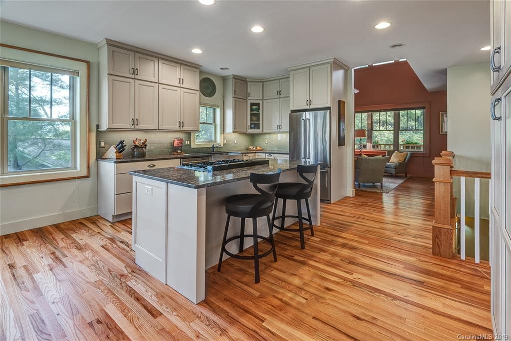 8 Highland Grove Road Asheville NC 28806