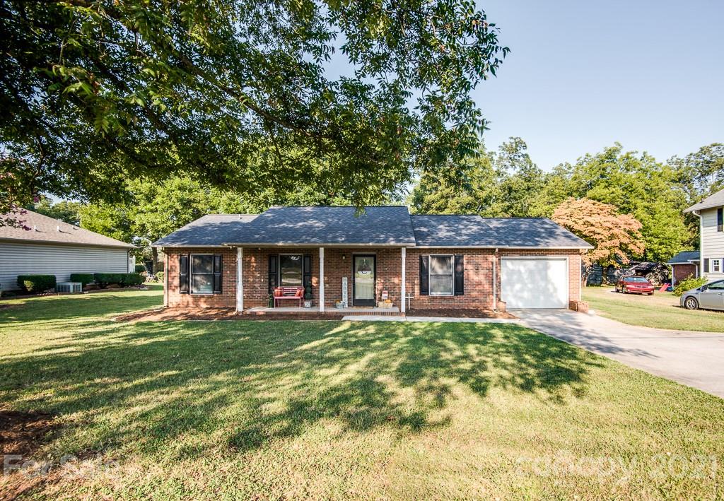 127 1st Avenue N Conover NC 28613