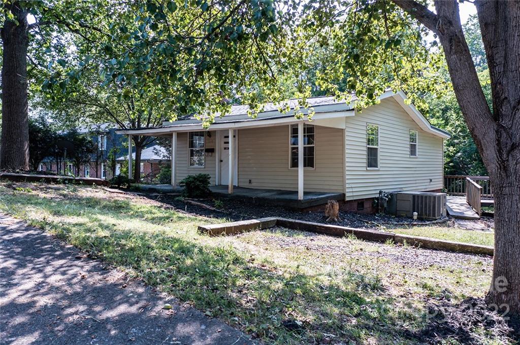 350 S Ashe Avenue Newton NC 28658