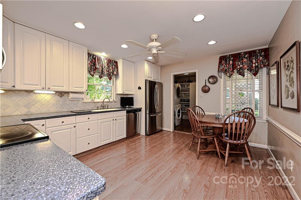 2212 Valencia Terrace Charlotte NC 28226