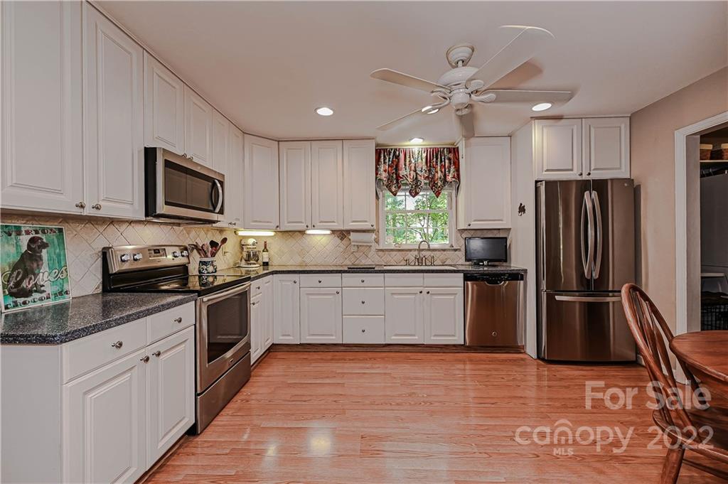 2212 Valencia Terrace Charlotte NC 28226