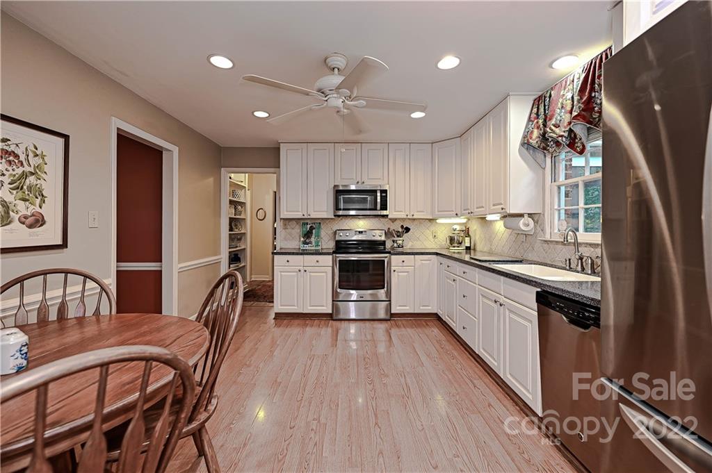 2212 Valencia Terrace Charlotte NC 28226