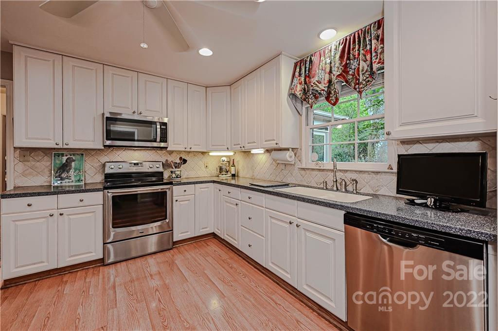 2212 Valencia Terrace Charlotte NC 28226
