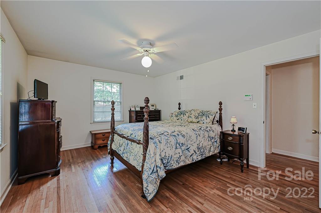 2212 Valencia Terrace Charlotte NC 28226