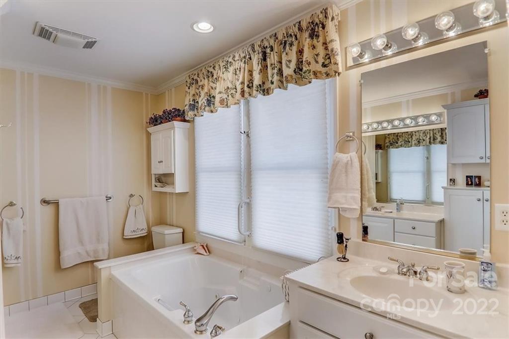 25 Creekside Way Asheville NC 28804