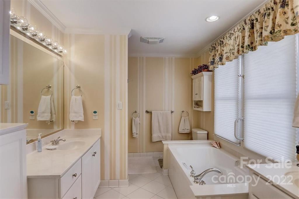 25 Creekside Way Asheville NC 28804